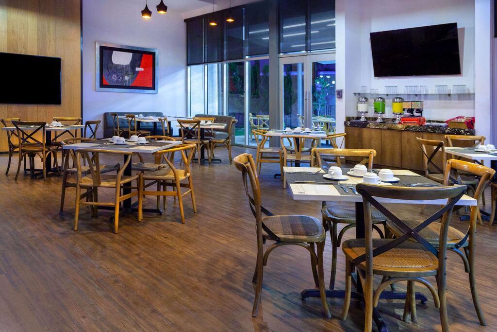 Hotel Tryp By Wyndham San Luis Potosí Zewnętrze zdjęcie